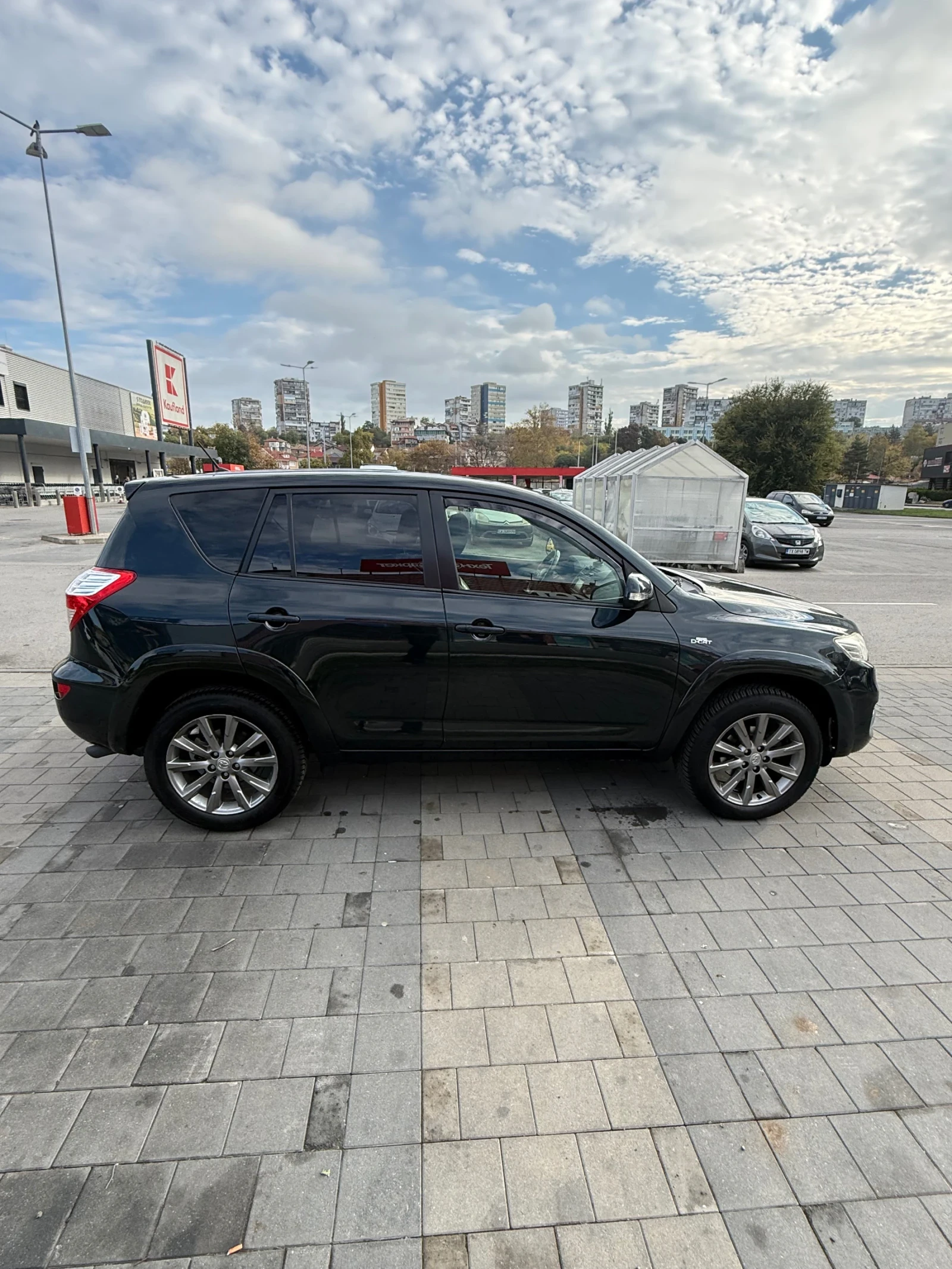 Toyota Rav4 2.2 D 150кс. Facelift 4x4   Автоматик - изображение 5