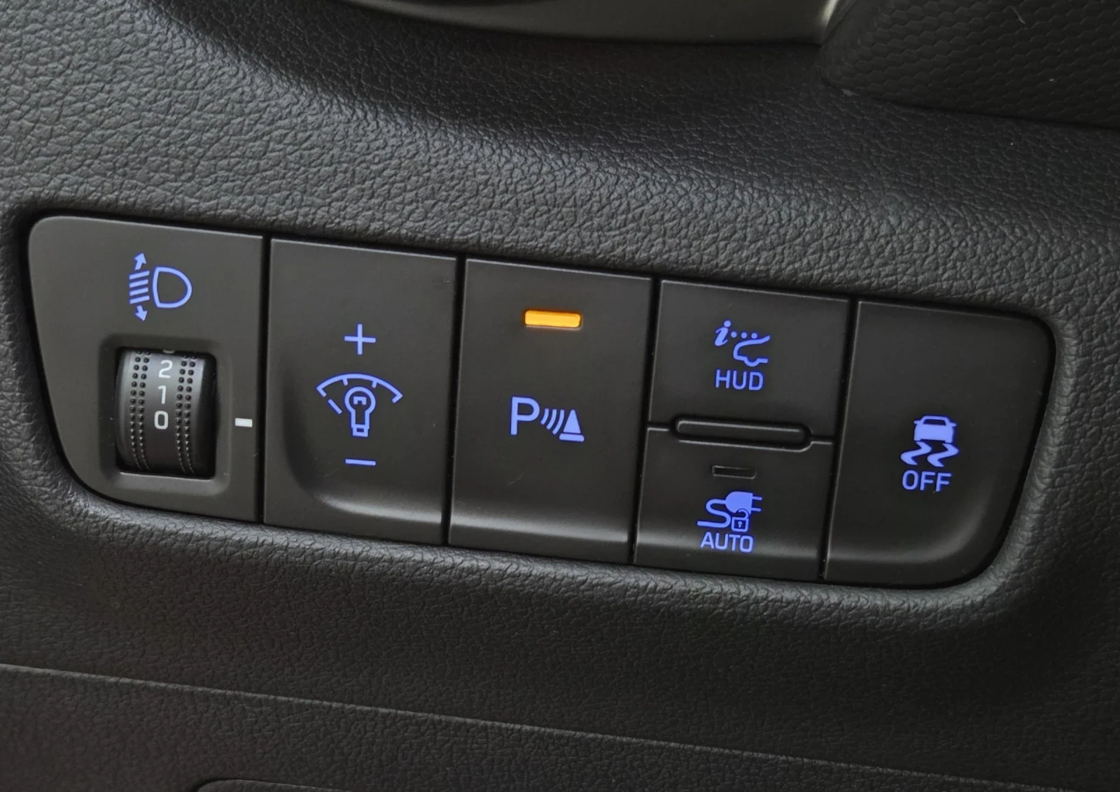 Hyundai Kona 64KWh/Blue Link/  | Mobile.bg   15