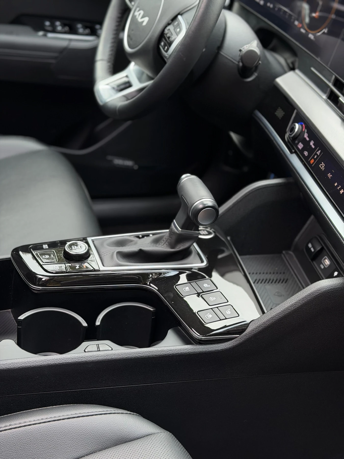 Kia Sportage SX PRESTIGE 4х4 8700км, снимка 13 - Автомобили и джипове - 53953091