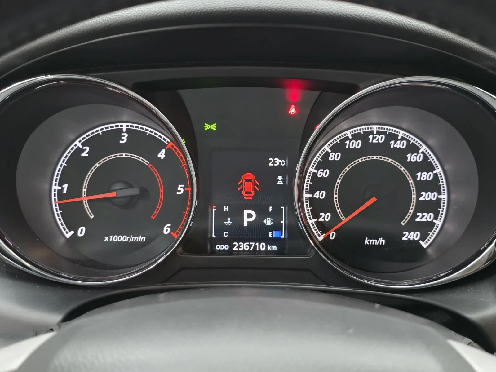 Mitsubishi ASX 2.2DI-D, снимка 14 - Автомобили и джипове - 54456089