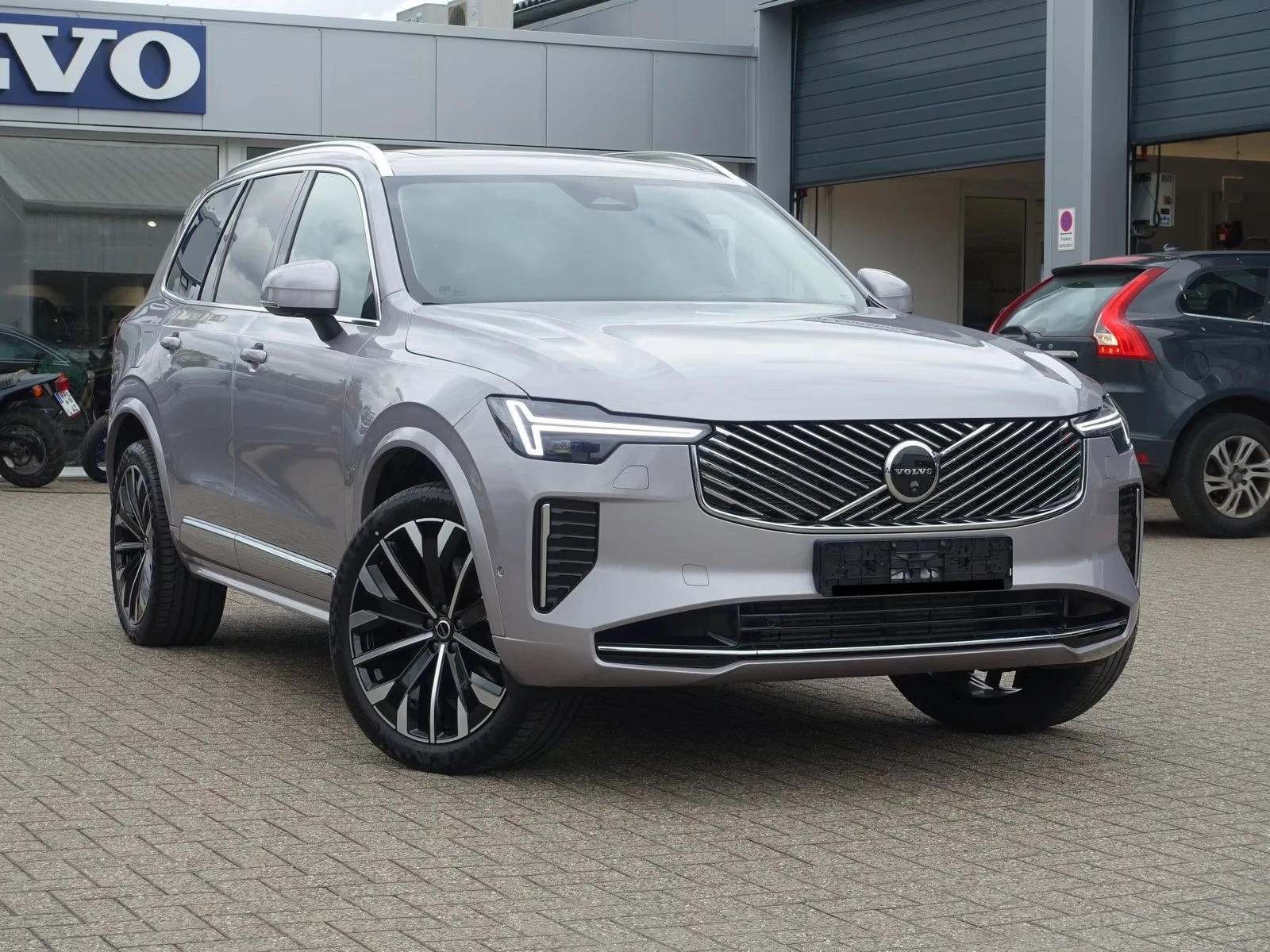 Volvo Xc90 Plus T8 AWD 7seats, снимка 3 - Автомобили и джипове - 55844292