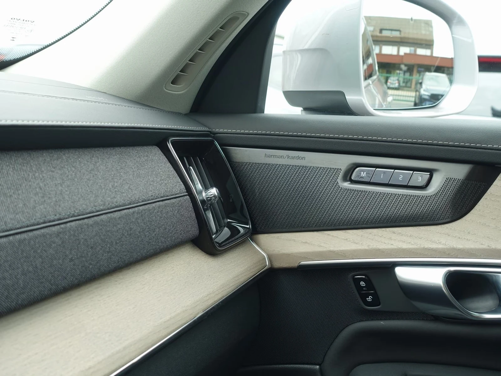 Volvo Xc90 Plus T8 AWD 7seats, снимка 12 - Автомобили и джипове - 55844292
