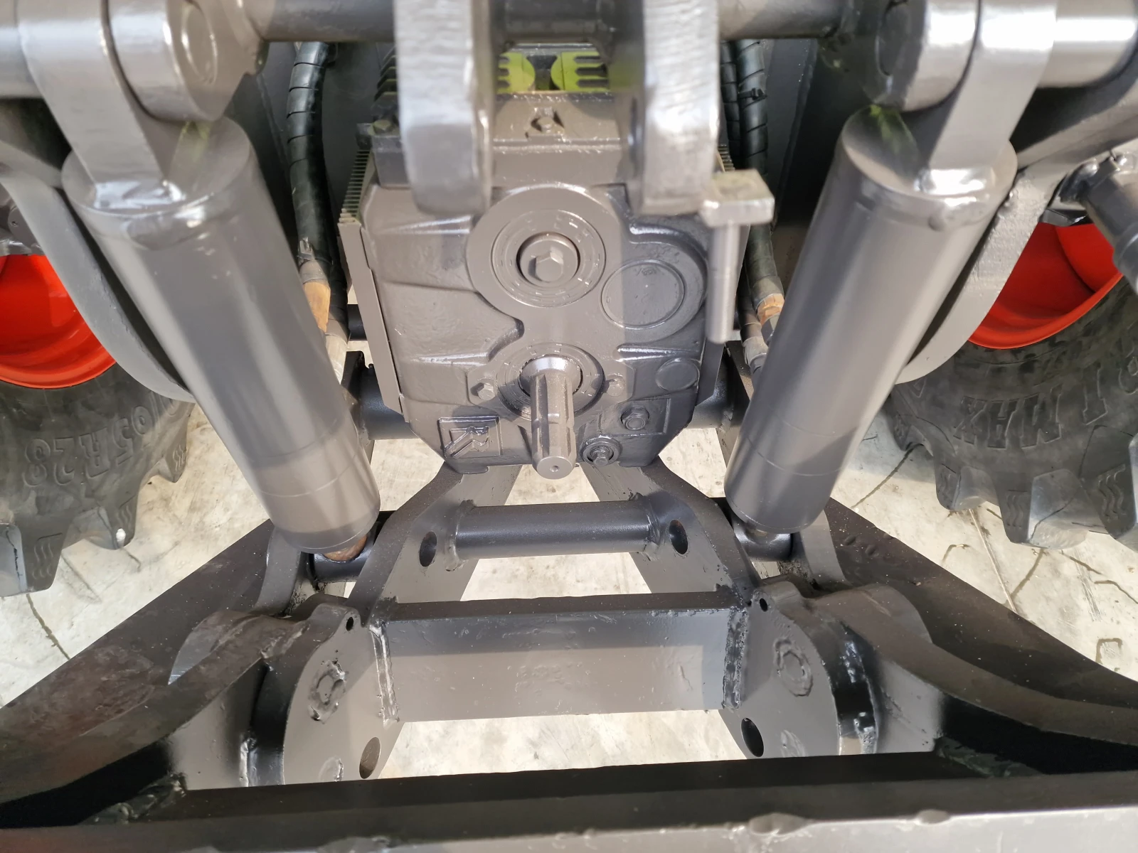 Трактор Claas ARES 697 - изображение 3