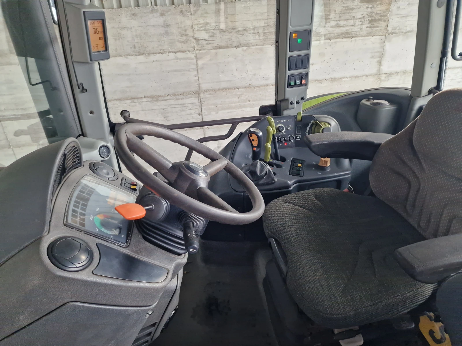 Трактор Claas ARES 697 - изображение 8