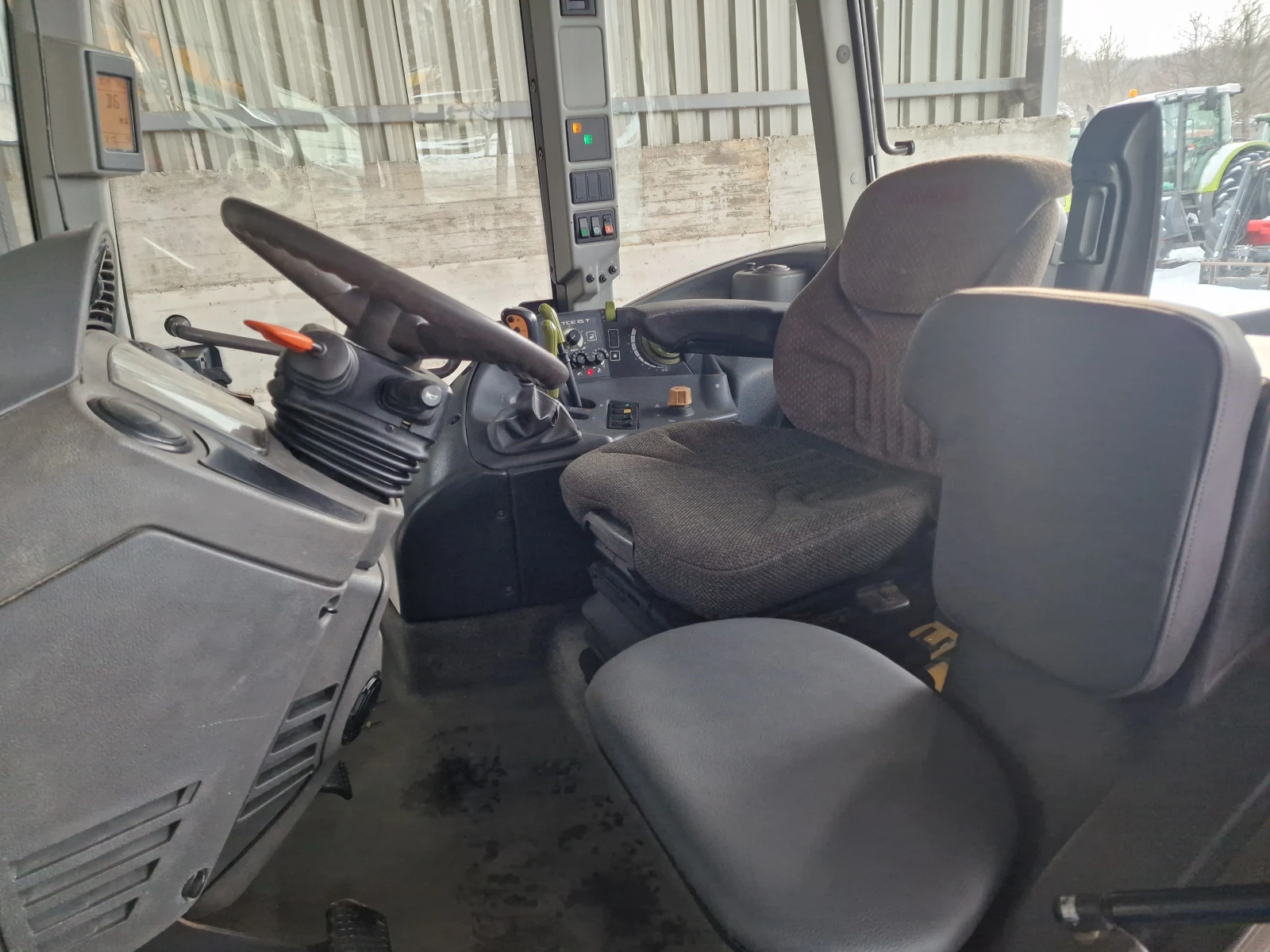 Трактор Claas ARES 697 - изображение 7