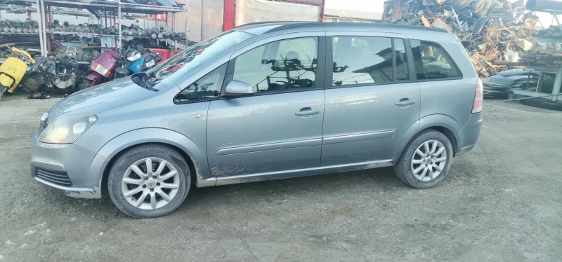 Opel Zafira 1.9, снимка 4 - Автомобили и джипове - 39145293