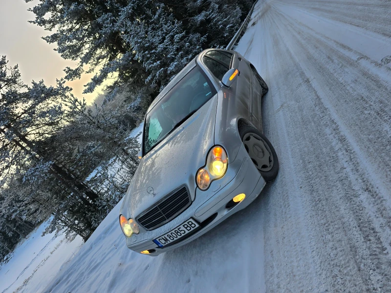 Mercedes-Benz C 220, снимка 1 - Автомобили и джипове - 47500405