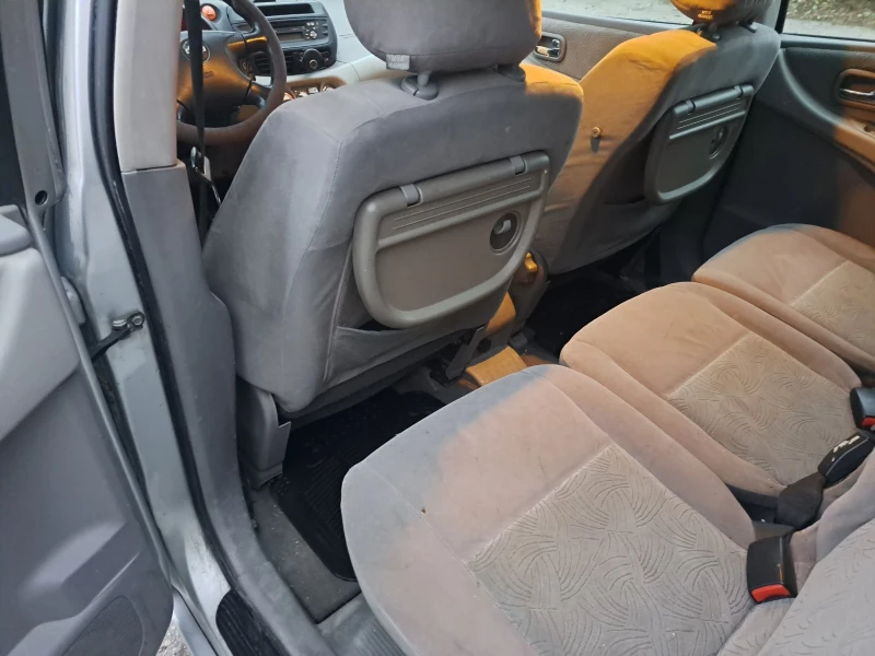 Nissan Almera tino, снимка 12 - Автомобили и джипове - 48117375