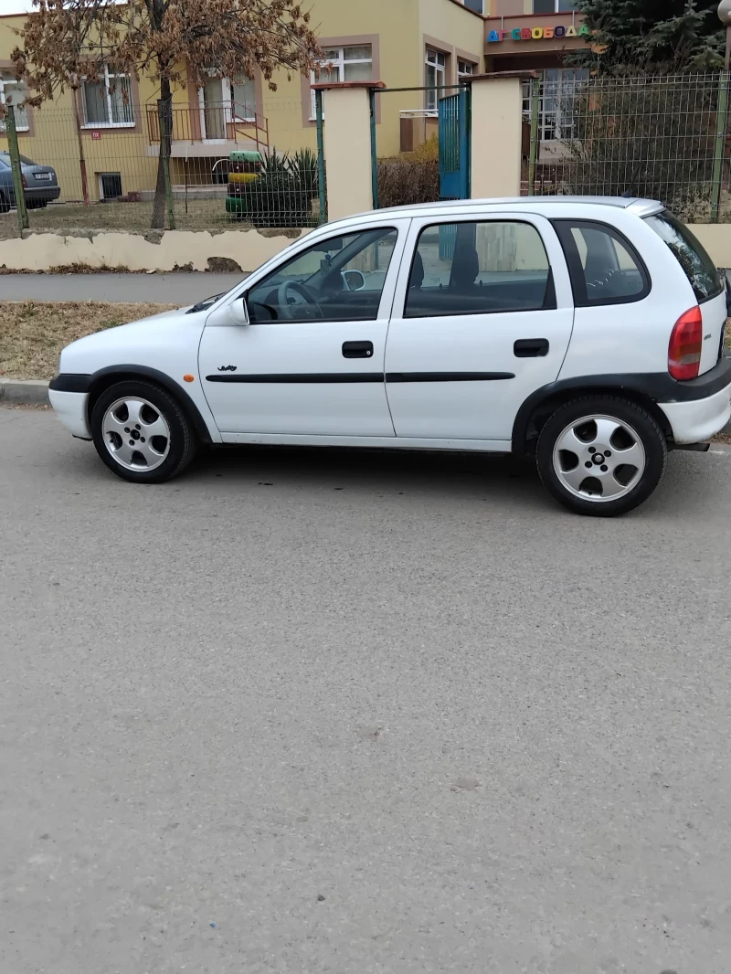 Opel Corsa, снимка 1 - Автомобили и джипове - 48643735