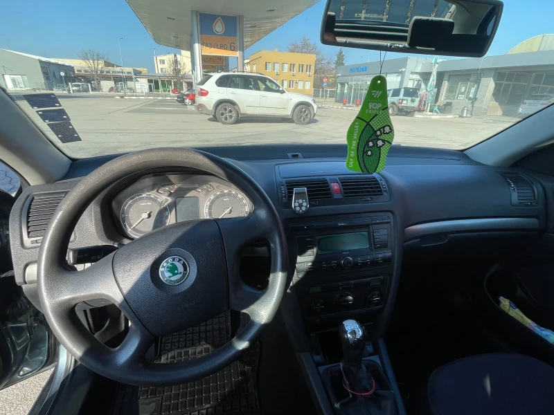 Skoda Octavia 2.0TDI, снимка 10 - Автомобили и джипове - 48704941