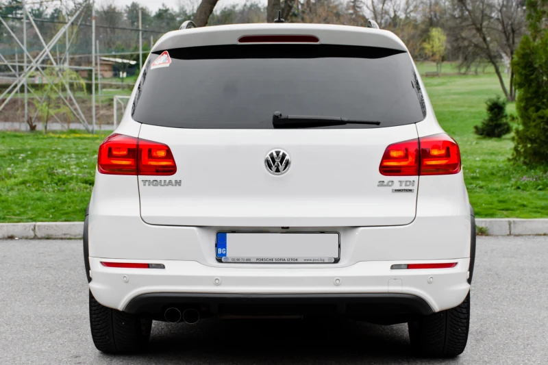 VW Tiguan R-Line 2.0TDI Автомат, снимка 6 - Автомобили и джипове - 51905370