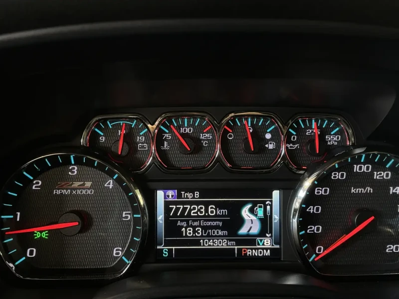 Chevrolet Silverado 1LT* Z71OFF-ROAD* 4X4* CREW* V8* BOSE* APPLE CARPL, снимка 8 - Автомобили и джипове - 52449930