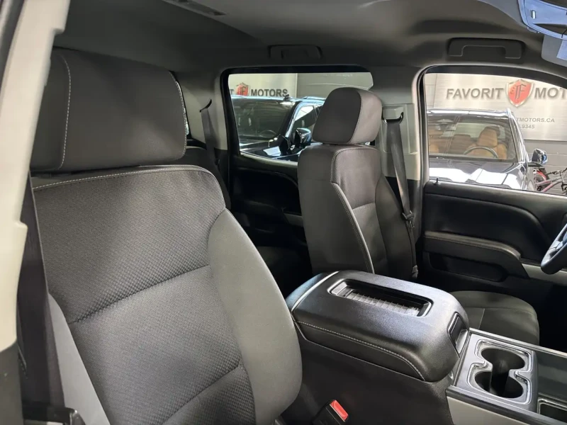 Chevrolet Silverado 1LT* Z71OFF-ROAD* 4X4* CREW* V8* BOSE* APPLE CARPL, снимка 14 - Автомобили и джипове - 52449930