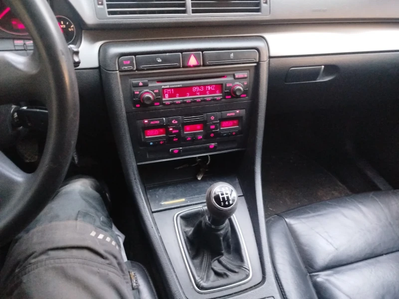 Audi A4, снимка 5 - Автомобили и джипове - 52616949