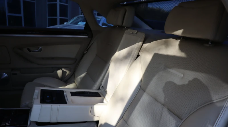 Audi A8 6.0W12/RSE/Bang&Olufsen/Керамика/Обдухване/Quattro, снимка 11 - Автомобили и джипове - 52873653