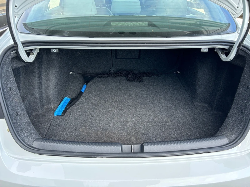 VW Jetta 1.8T HighLine FENDER LED, снимка 17 - Автомобили и джипове - 53020975