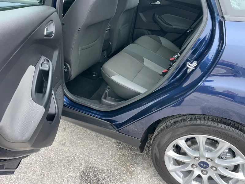 Ford Focus 1.6i 125к.с. GHIA ГЕРМАНИЯ, снимка 14 - Автомобили и джипове - 53208166