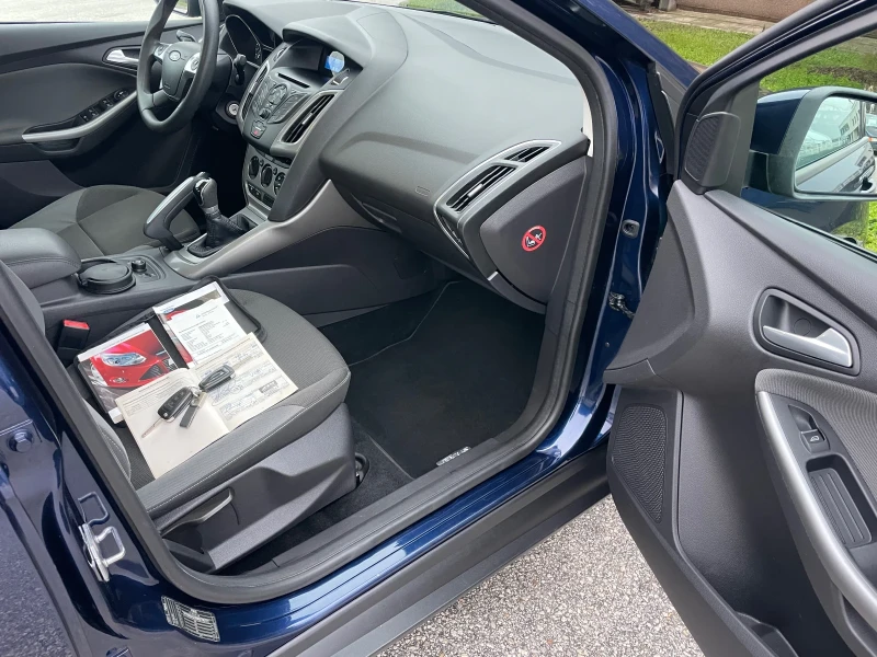 Ford Focus 1.6i 125к.с. GHIA ГЕРМАНИЯ, снимка 16 - Автомобили и джипове - 53208166