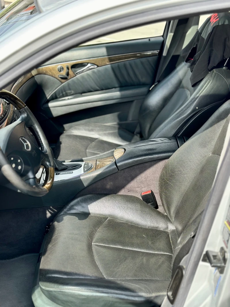 Mercedes-Benz E 500, снимка 8 - Автомобили и джипове - 53403011