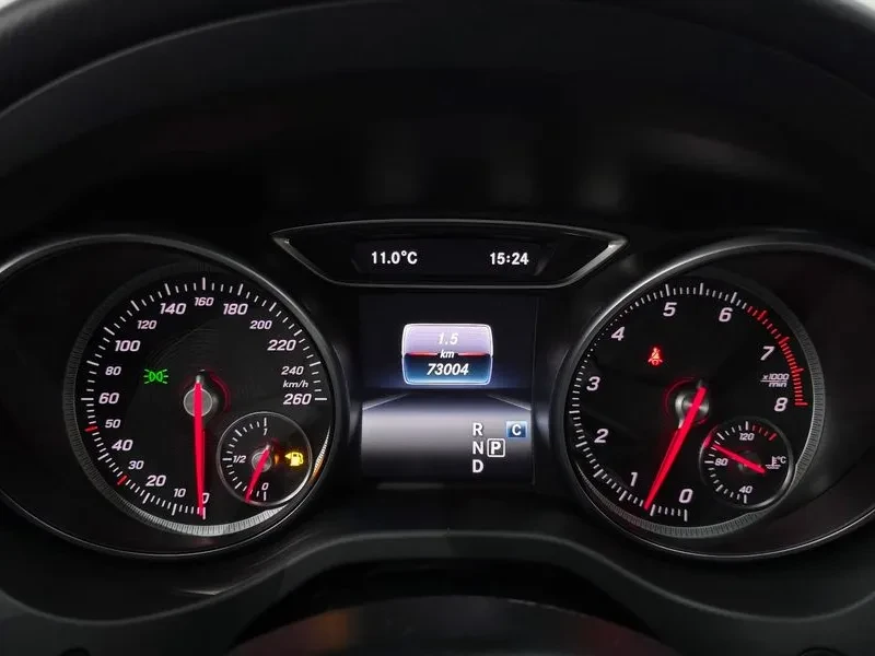 Mercedes-Benz CLA, снимка 8 - Автомобили и джипове - 54288284