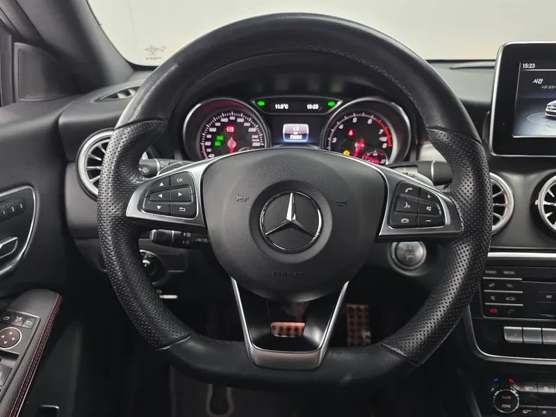 Mercedes-Benz CLA, снимка 13 - Автомобили и джипове - 54288284