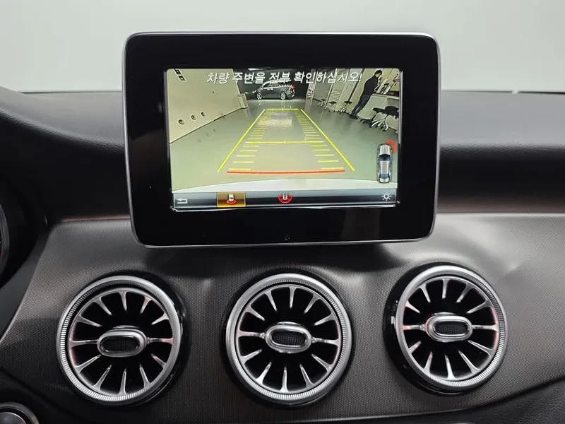 Mercedes-Benz CLA, снимка 14 - Автомобили и джипове - 54288284