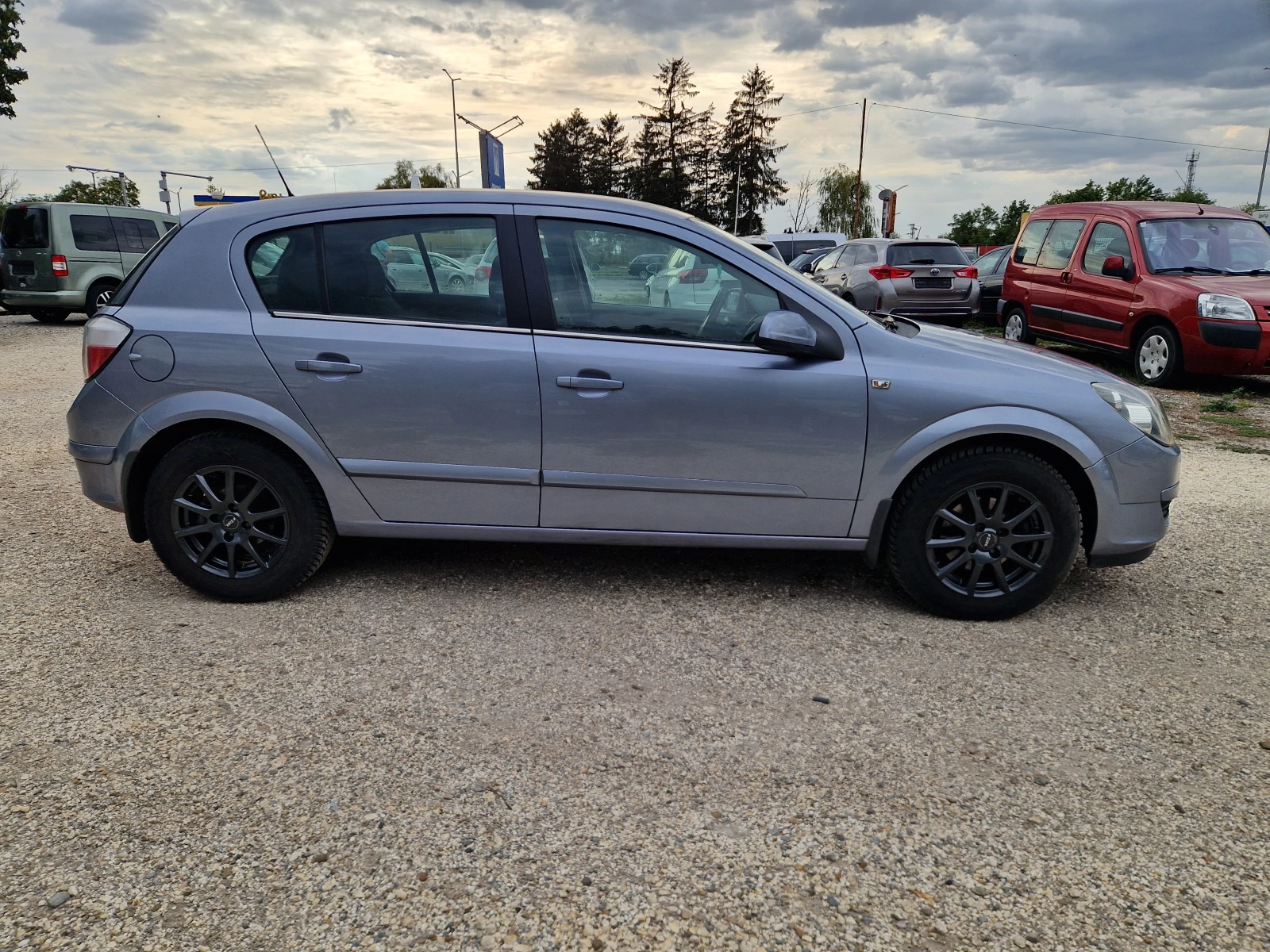 Opel Astra 1.4i/ПЕРФЕКТЕН - изображение 4