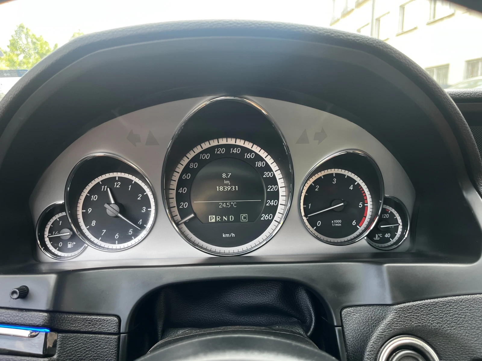 Mercedes-Benz E 350 AMG OPTIC TOBACCO EDITION - изображение 10