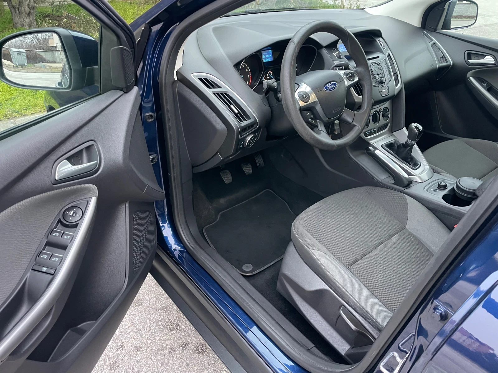 Ford Focus 1.6i 125�.�. GHIA �������� | Mobile.bg � ����������� 12