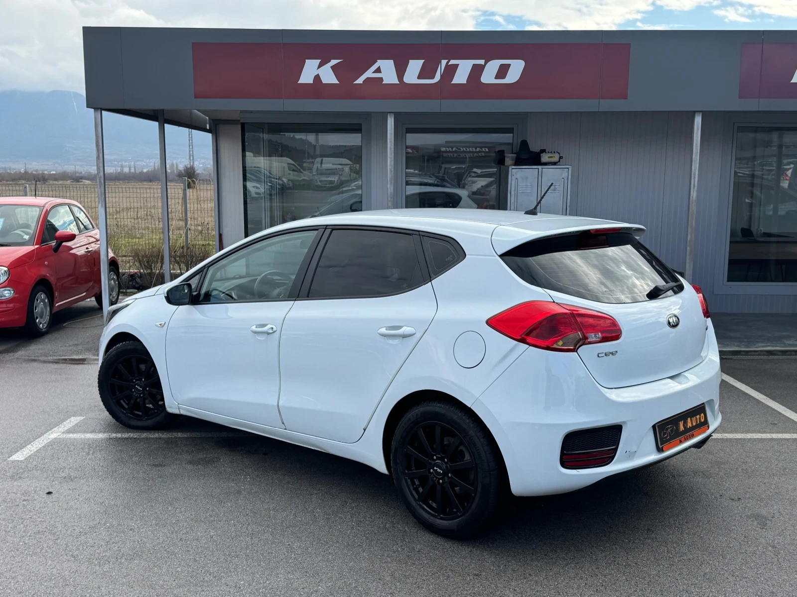 Kia Ceed 1.6 CRDi / 6 ск / Euro 6B - изображение 2