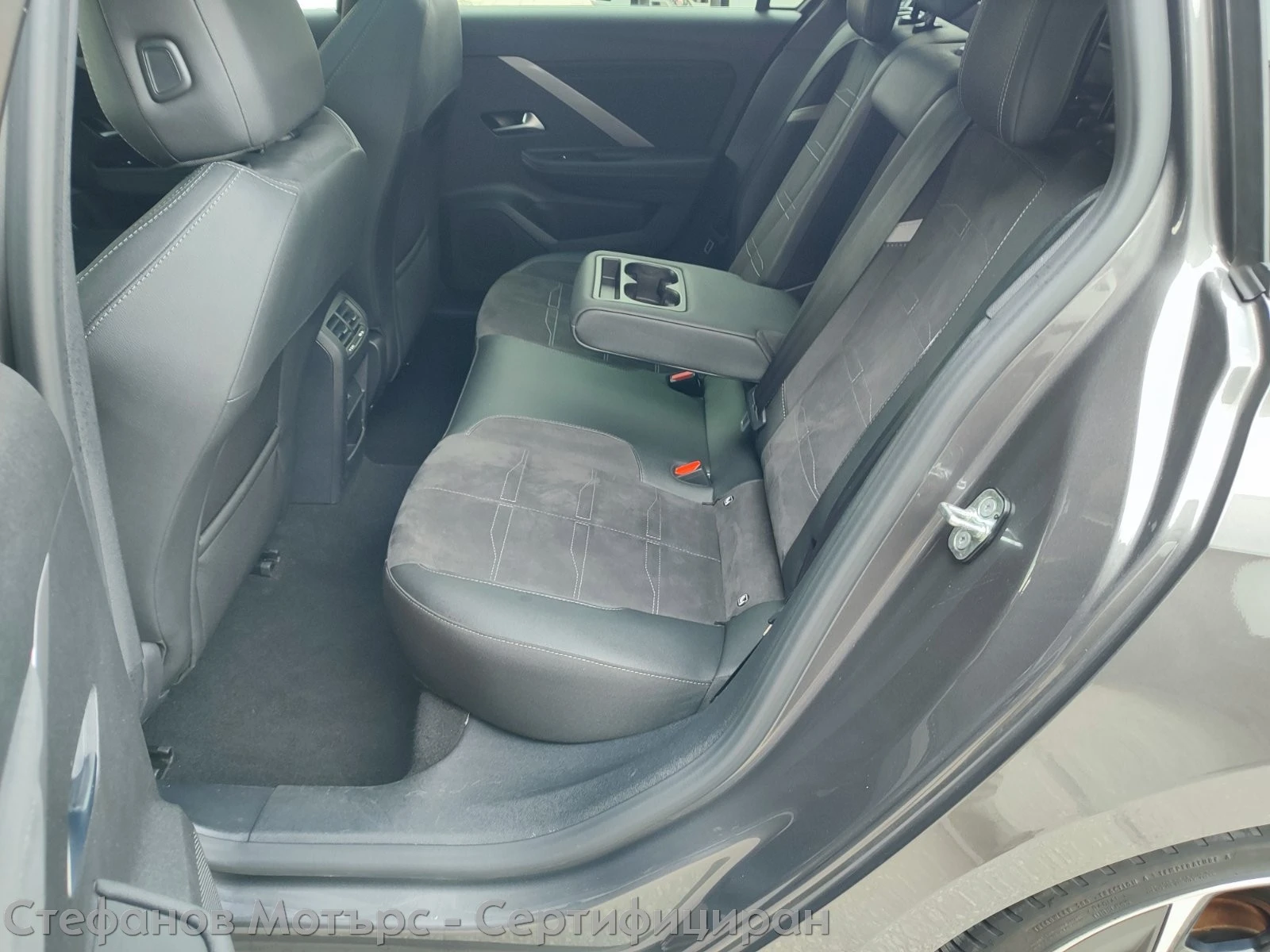 Opel Astra Sp. Tourer Ultimate 1.5 Diesel (130hp) AT8, снимка 13 - Автомобили и джипове - 54226728