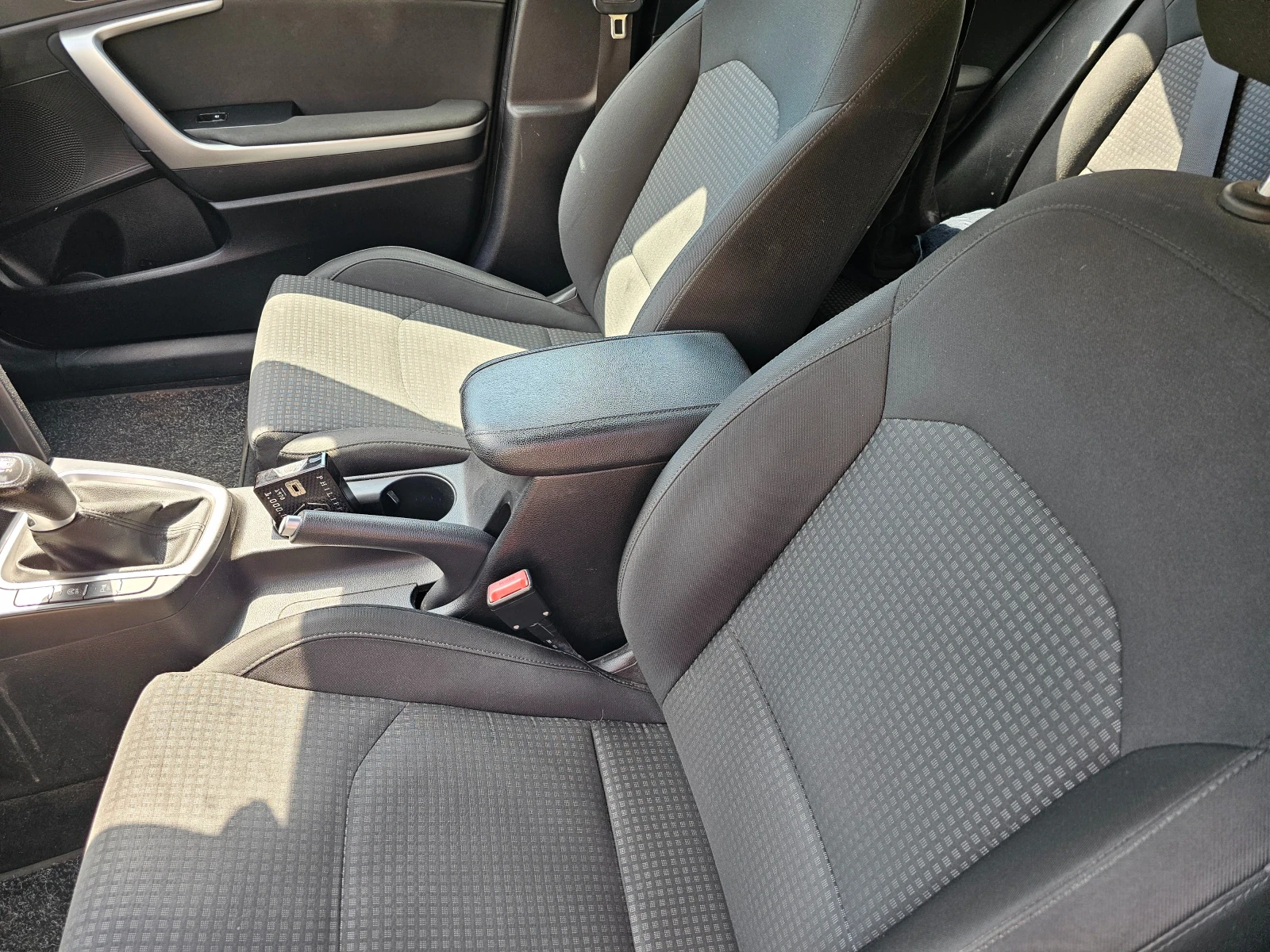 Kia Ceed, снимка 7 - Автомобили и джипове - 54236213