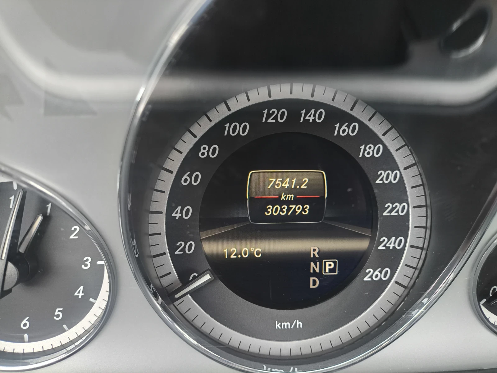 Mercedes-Benz E 300, снимка 5 - Автомобили и джипове - 54295930