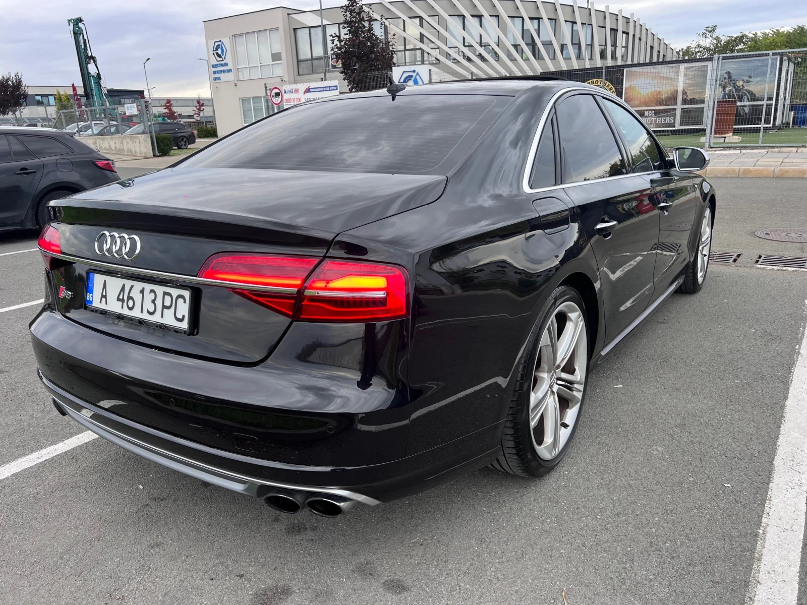 Audi S8 700hp* Downpipes* Масаж* Обдухване, снимка 3 - Автомобили и джипове - 54528764