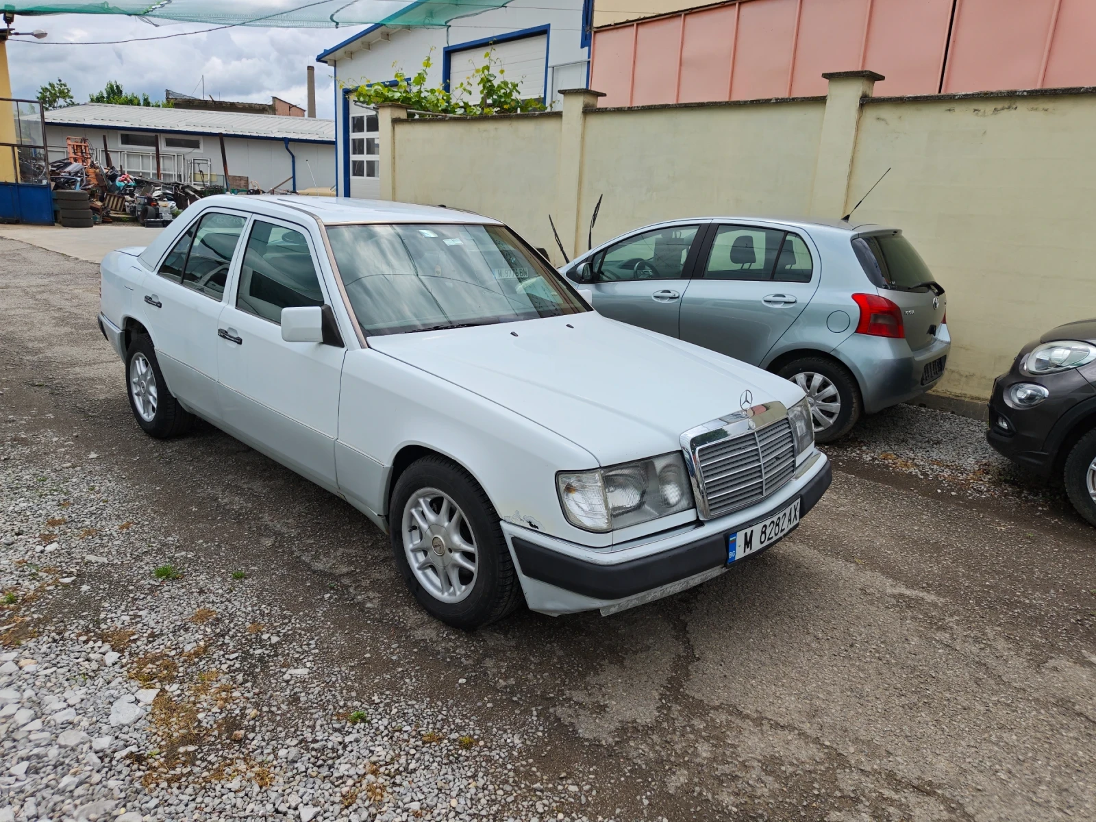 Mercedes-Benz 124 250D, снимка 2 - Автомобили и джипове - 54651912
