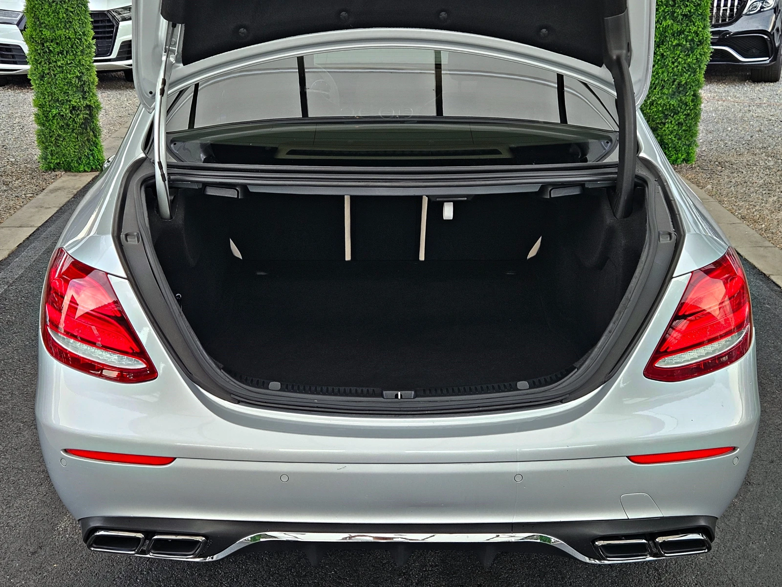 Mercedes-Benz E 350 AMG/DESIGNO SPECIAL/DIGITAL/360CAM/PANO/ПОДГРЕВ/LI, снимка 8 - Автомобили и джипове - 55123364