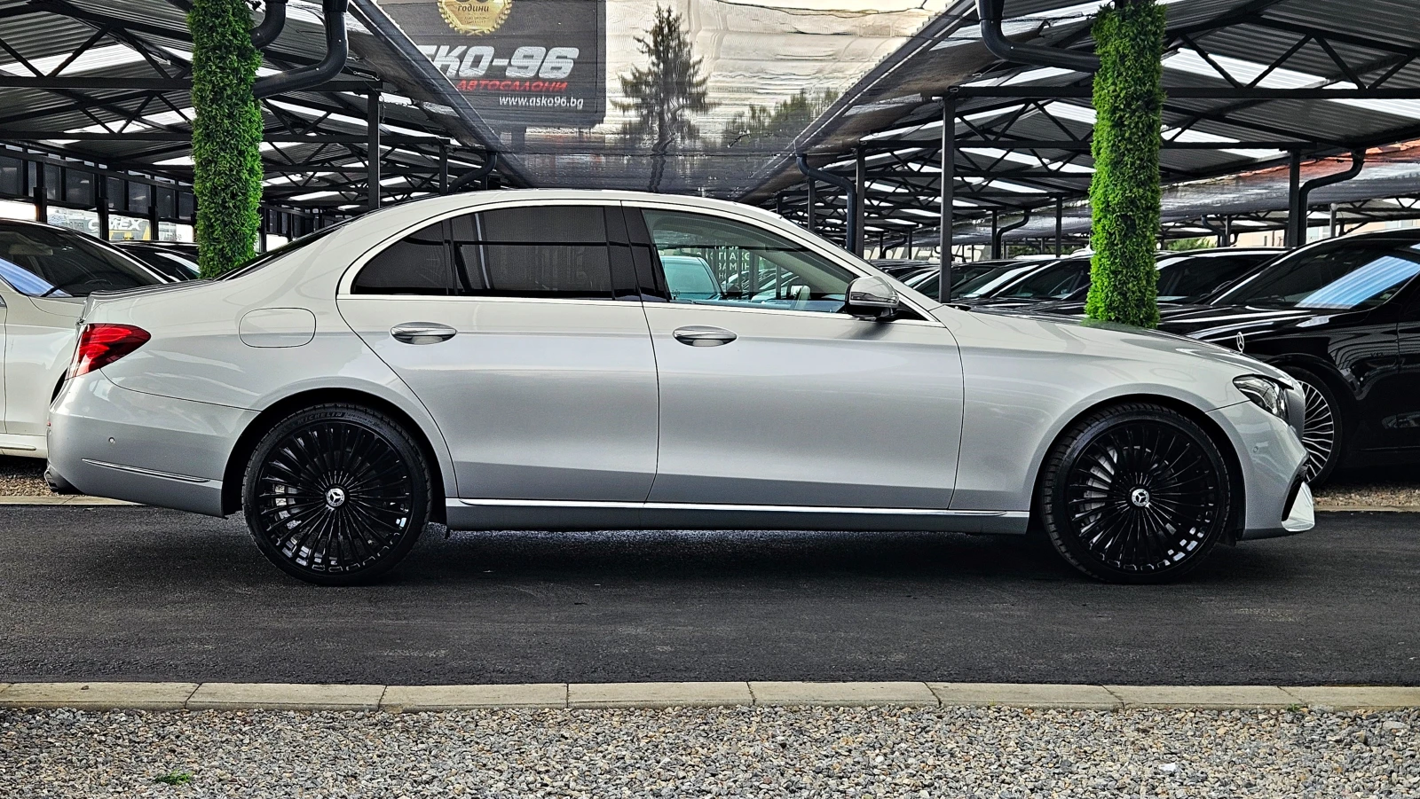 Mercedes-Benz E 350 AMG/DESIGNO SPECIAL/DIGITAL/360CAM/PANO/ПОДГРЕВ/LI, снимка 4 - Автомобили и джипове - 55123364
