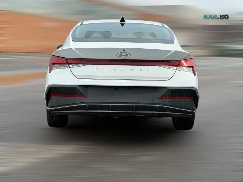 Hyundai Elantra Preferred FWD* AвтоКредит* (ЦЕНА ДО БГ), снимка 5 - Автомобили и джипове - 55303659