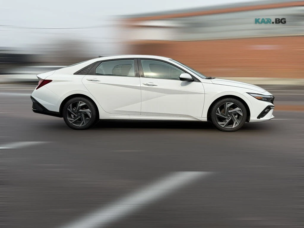Hyundai Elantra Preferred FWD* AвтоКредит* (ЦЕНА ДО БГ), снимка 6 - Автомобили и джипове - 55303659