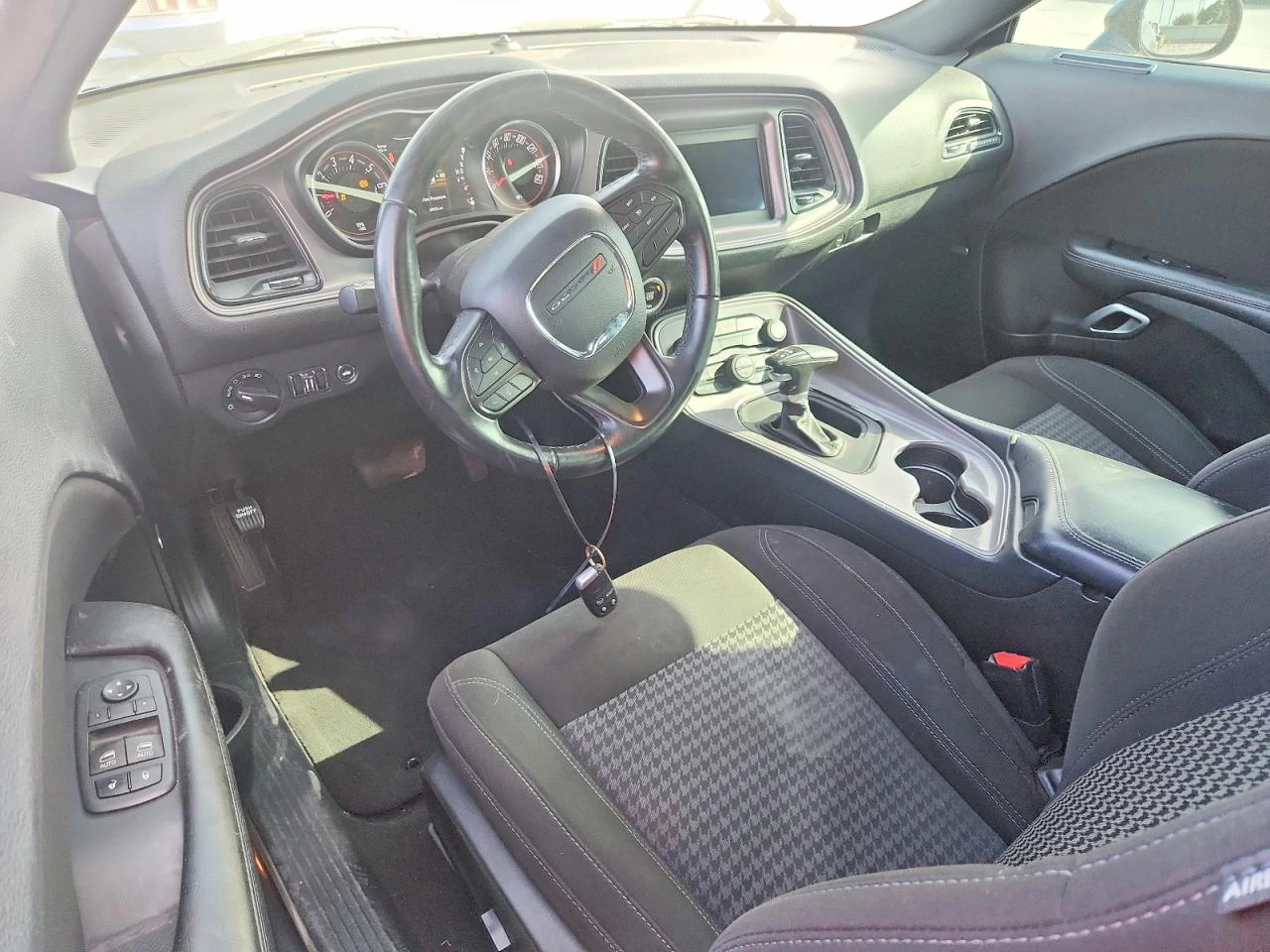 Dodge Challenger 3.6l Sxt, снимка 8 - Автомобили и джипове - 55995967