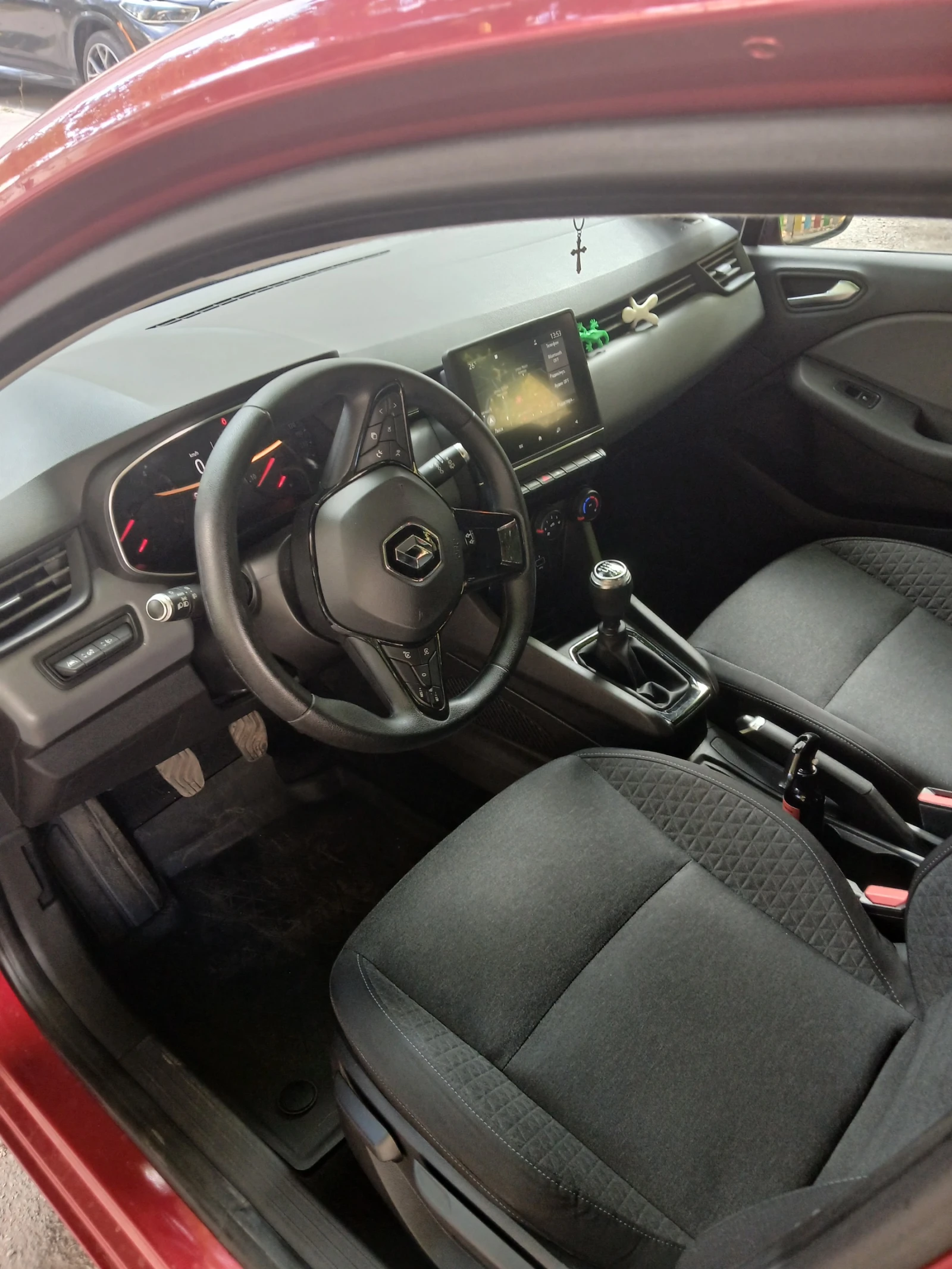 Renault Clio 6, снимка 6 - Автомобили и джипове - 56433658