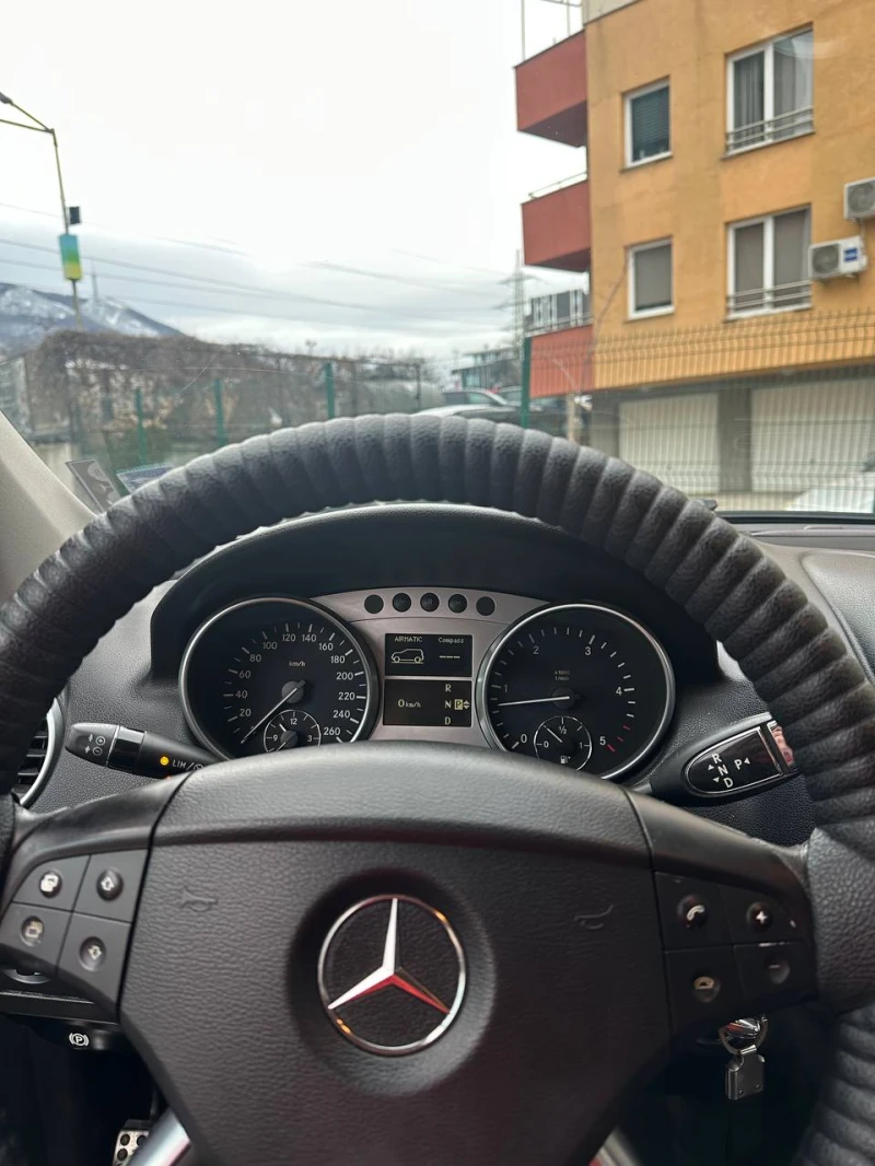 Mercedes-Benz ML 320, снимка 8 - Автомобили и джипове - 48561355