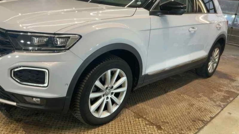 VW T-Roc 2.0 TDI 4MOTION.110 KW.NAVI.LED, снимка 3 - Автомобили и джипове - 52949648
