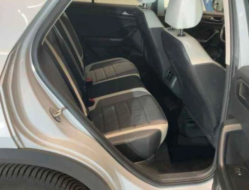 VW T-Roc 2.0 TDI 4MOTION.110 KW.NAVI.LED, снимка 6 - Автомобили и джипове - 52949648
