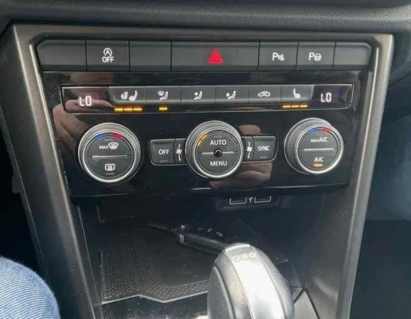 VW T-Roc 2.0 TDI 4MOTION.110 KW.NAVI.LED, снимка 7 - Автомобили и джипове - 52949648