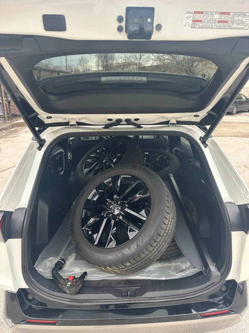 Toyota Rav4 2.5 4x4 НАЛИЧНА Style Selection Auto AWD, снимка 4 - Автомобили и джипове - 53581879