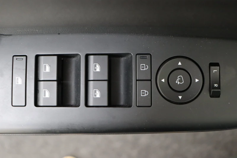 Hyundai Kona 65kWh, снимка 11 - Автомобили и джипове - 53370430