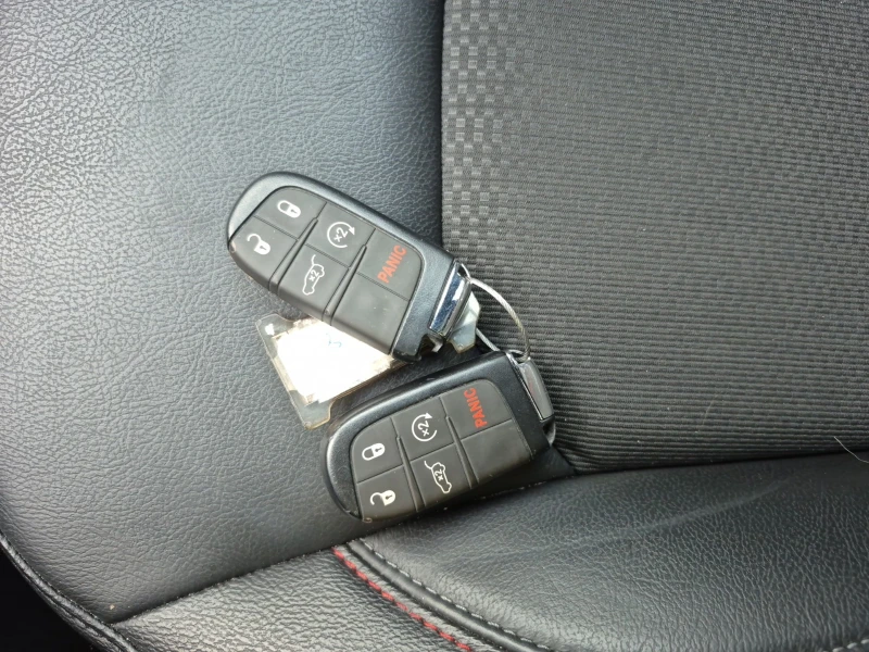 Jeep Compass TRAILHAWK 4x4 * CARFAX* , снимка 8 - Автомобили и джипове - 53479935