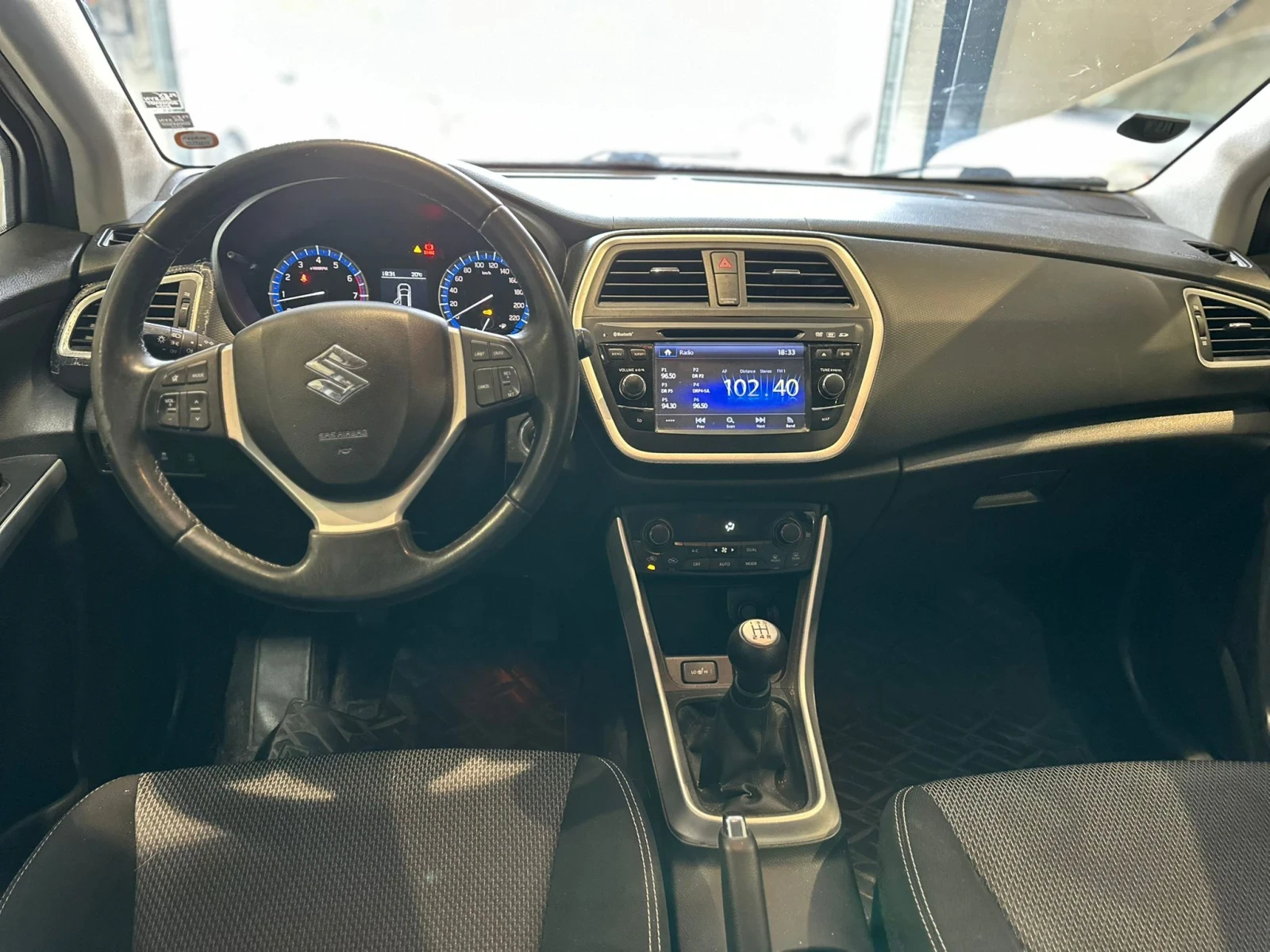 Suzuki SX4 S-Cross 1.6i (120кс)Нави/Подгрев седалки/keyless go/Euro 6 - изображение 3