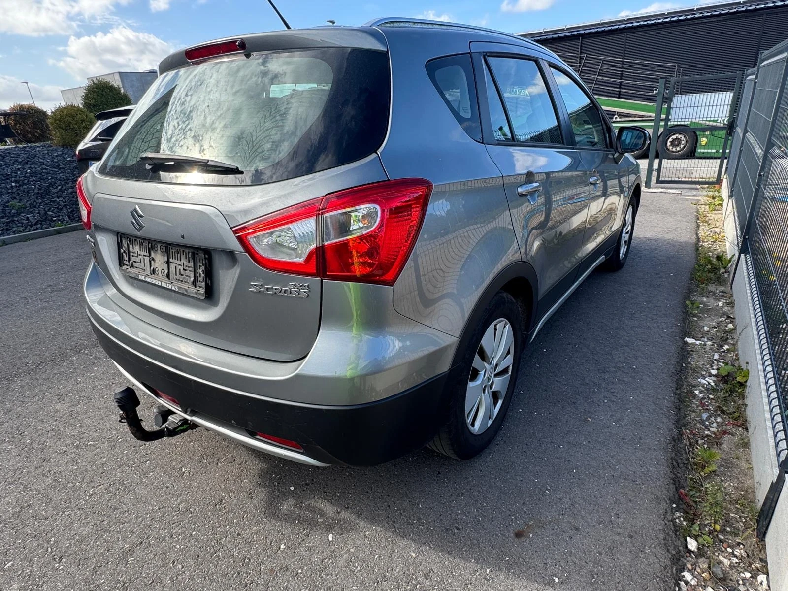 Suzuki SX4 S-Cross 1.6i (120кс)Нави/Подгрев седалки/keyless go/Euro 6 - изображение 7